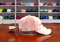 Berretti da baseball del pannello di rosa 6 del tessuto del velluto con il logo del ricamo/i cappelli Bill della curva