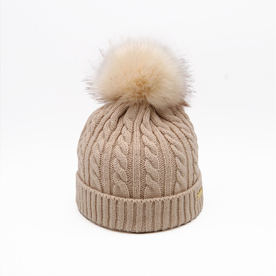 Il ricamo unisex tricotta Beanie Hats In White Chunky che il cavo tricotta il cappello caldo molle del pompon