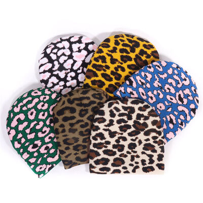 Cappelli invernali in acrilico da uomo e da donna di alta qualità con logo personalizzato, berretti lavorati a maglia con motivo leopardato slouchy