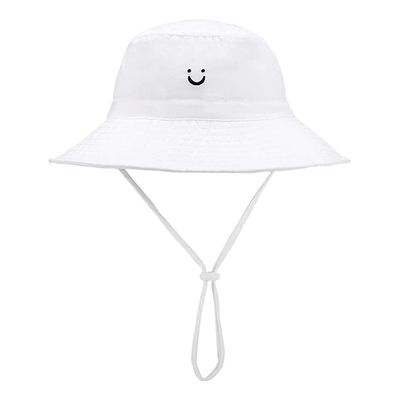 Il cappuccio del secchio della falda dell'ombra del collo delle neonate di UPF 30+ espone al sole il cappello della spiaggia della protezione