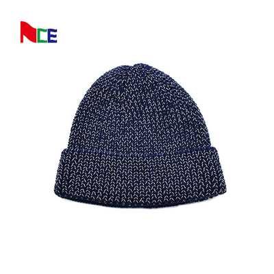 60cm che l'inverno Beanie Hat Men Reflective Yarn tricotta la morbidezza del cranio calda piegano il polsino Beanie Caps quotidiano