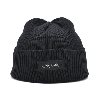 I cappelli unisex dell'inverno ricamati 54cm soppressione il Beanie tricottato normale Cuffed etichetta su ordinazione