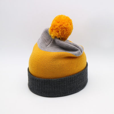 Il peso leggero 58CM tricotta Beanie Hats For Winter Season in Grey Yellow nero