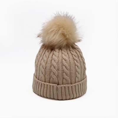 Il ricamo unisex tricotta Beanie Hats In White Chunky che il cavo tricotta il cappello caldo molle del pompon