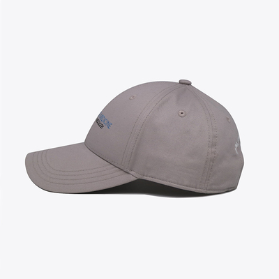 Il berretto da baseball bianco del pannello del cotone 6 ha rinforzato le cuciture con il logo su ordinazione del ricamo