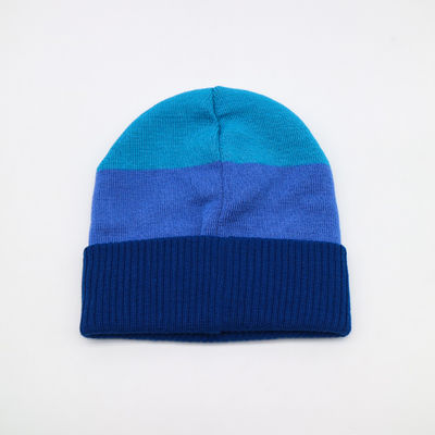 Cappelli a maglia su misura colore blu caldo inverno modello in bianco