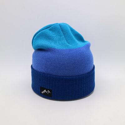 Cappelli a maglia su misura colore blu caldo inverno modello in bianco