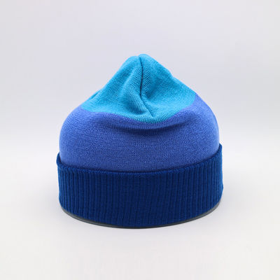 Cappelli a maglia su misura colore blu caldo inverno modello in bianco