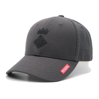 Personalizza cappello da baseball in cotone con forma strutturata con logo ricamato