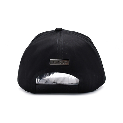 Personalizza cappello da baseball in cotone con visore curvo, cinghia regolabile e forma strutturata.