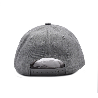 Cappuccio da baseball suede 6 con cuciture e cuciture rinforzate