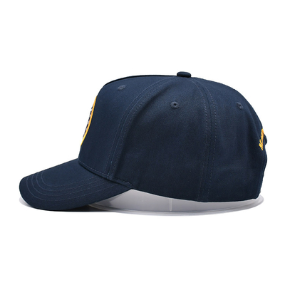 Cappuccio da baseball a 5 pannelli con cuciture corrispondenti, con cuciture rinforzate, e una fascia di sudore morbida.