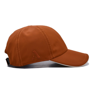 Cappucci personalizzati con bordo curvo e cintura a velcro a chiusura regolabile