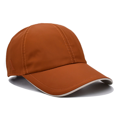 Cappucci personalizzati con bordo curvo e cintura a velcro a chiusura regolabile