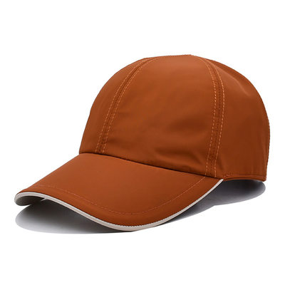 Cappucci personalizzati con bordo curvo e cintura a velcro a chiusura regolabile