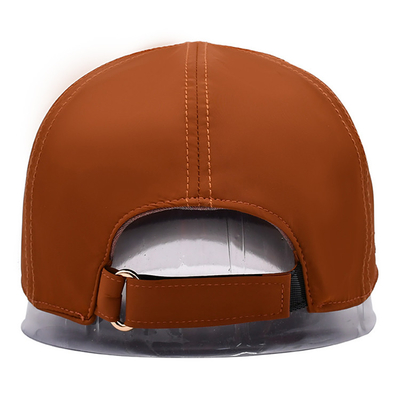 Cappucci personalizzati con bordo curvo e cintura a velcro a chiusura regolabile