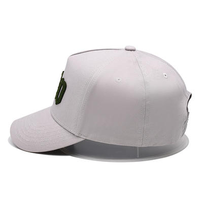 Cappuccio da baseball a cinque pannelli con punti per abbinare il colore del tessuto con patch attaccato