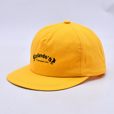 Cappello a bordo piatto per le esigenze del cliente
