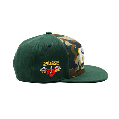 Cappelli Snapback in plastica traspirante con bordo piatto strutturato e logo ricamato personalizzato colore camuffato