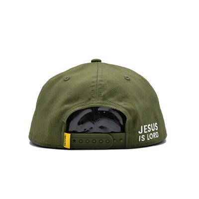 Cappello con logo ricamato con cotone leggero