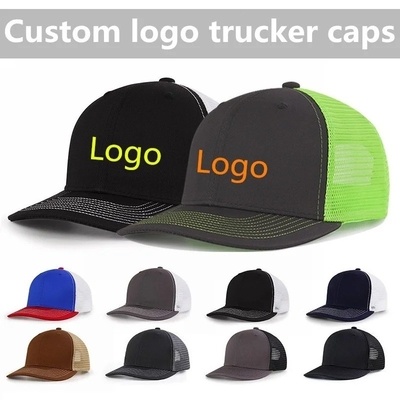 Cappello a maglia pre-curva di cotone con cappuccio di plastica