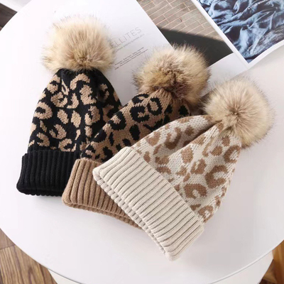 Pom Pom di alta qualità Cappelli da cappello in legno caldi e a maglia