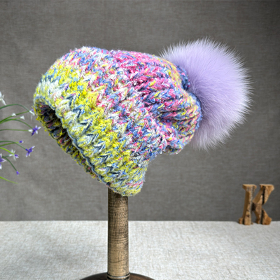 2024 Cappello Nuovo Donne Cappello a maglia in cashmere Cappello d'autunno/inverno di pelliccia di volpe Pompom Cappello a bordo ricciato Cappuccio colorato di protezione dell'orecchio