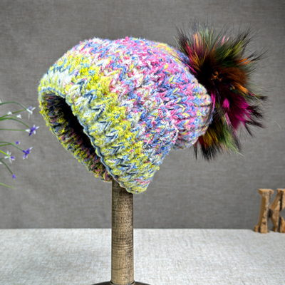 2024 Cappello Nuovo Donne Cappello a maglia in cashmere Cappello d'autunno/inverno di pelliccia di volpe Pompom Cappello a bordo ricciato Cappuccio colorato di protezione dell'orecchio