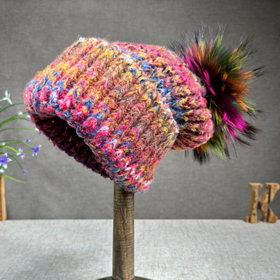 2024 Cappello Nuovo Donne Cappello a maglia in cashmere Cappello d'autunno/inverno di pelliccia di volpe Pompom Cappello a bordo ricciato Cappuccio colorato di protezione dell'orecchio