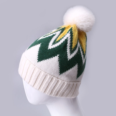 Cappucci ricamati su misura Cappucci a maglia invernale Stripe a disegno caldo morbido Pompom Puff Print Cappuccio produttore