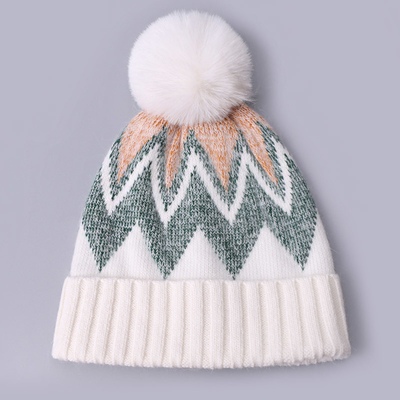 Cappucci ricamati su misura Cappucci a maglia invernale Stripe a disegno caldo morbido Pompom Puff Print Cappuccio produttore