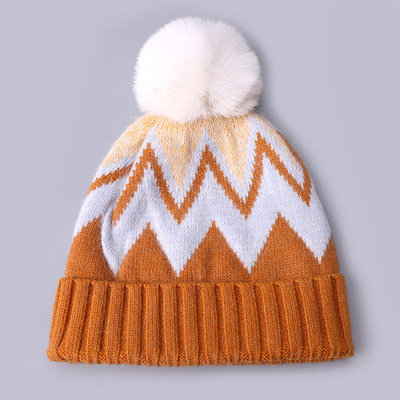 Cappucci ricamati su misura Cappucci a maglia invernale Stripe a disegno caldo morbido Pompom Puff Print Cappuccio produttore
