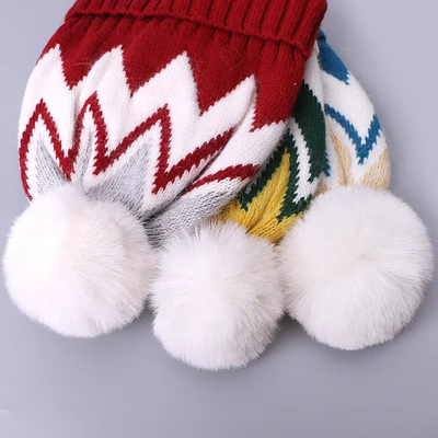 Cappucci ricamati su misura Cappucci a maglia invernale Stripe a disegno caldo morbido Pompom Puff Print Cappuccio produttore