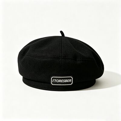 Classico berretto nero con cappello di alta durata solo cura a mano miscela di lana morbida con etichetta di lettere e versatilità per tutte le stagioni