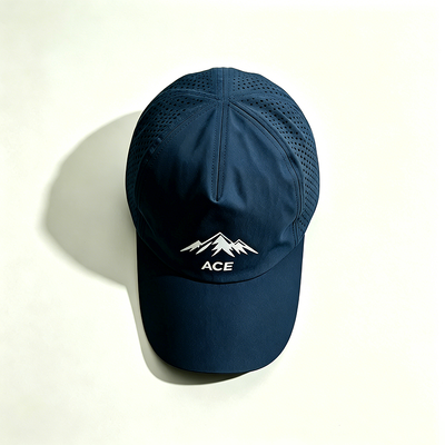 Taglia unica. Cappellino sportivo personalizzato con visiera curva e cuciture a contrasto, perfetto per eventi sportivi aziendali