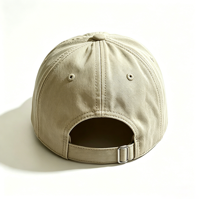 Cappello sportivo leggero e traspirante con cintura regolabile e cintura a chiusura in metallo