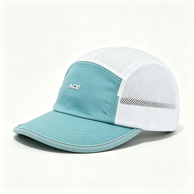 Cappellino da campeggio personalizzato con chiusura a strappo in velcro realizzato con materiali resistenti per una lunga durata