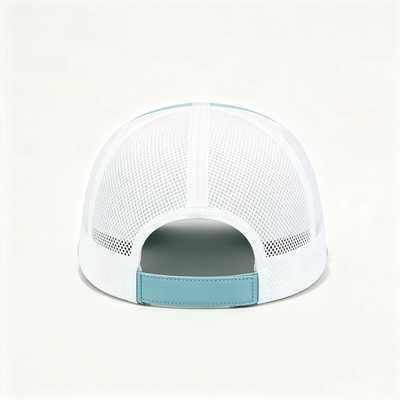 Cappellino da campeggio personalizzato con chiusura a strappo in velcro realizzato con materiali resistenti per una lunga durata