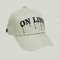 I berretti da baseball ricamati eleganti su ordine espongono al sole la protezione Acylic/materiale della lana